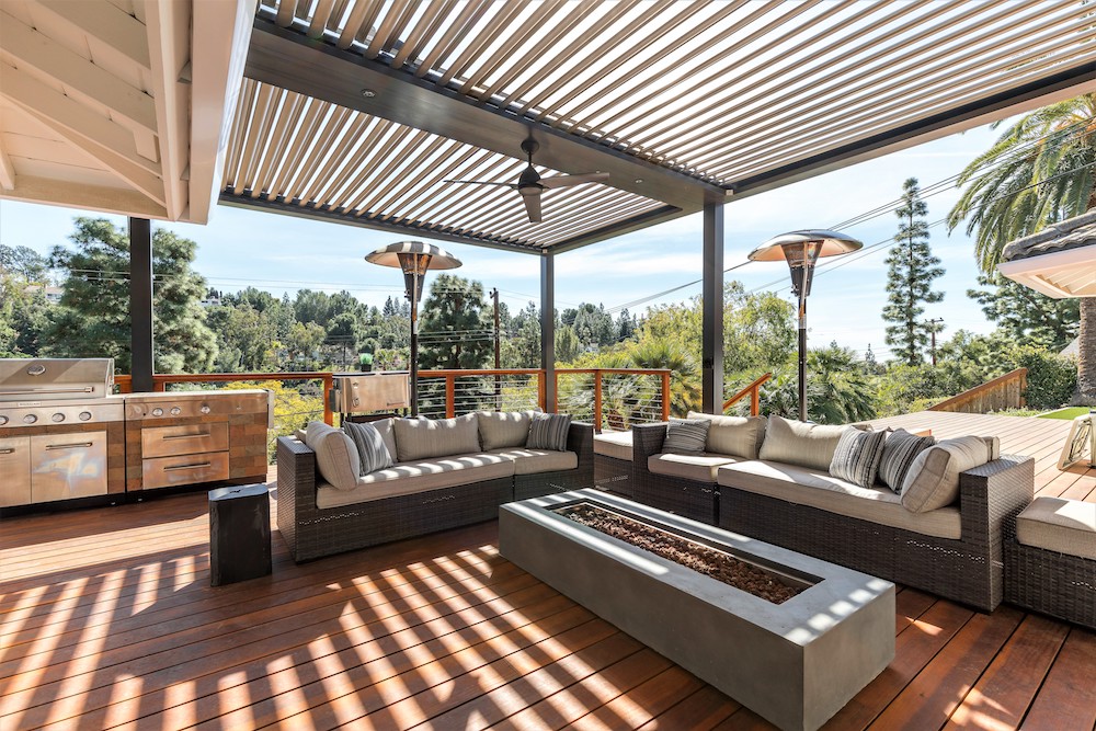 arcadia louvered pergola